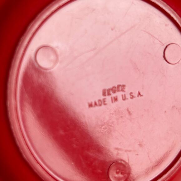 Vintage Childrens Plastic Red Tea Set with Decal By Eegee 9 Pieces Only - Picture 8 of 12